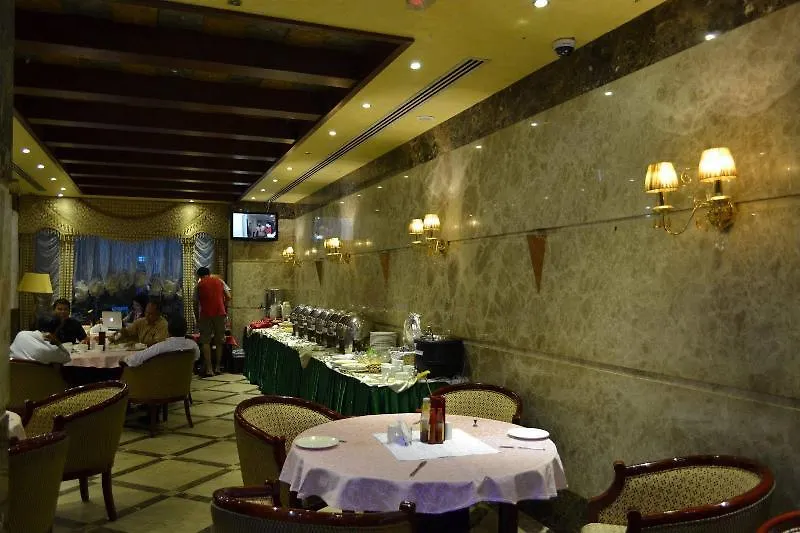 Oyo 122 Crystal Plaza Hotel Sharjah
